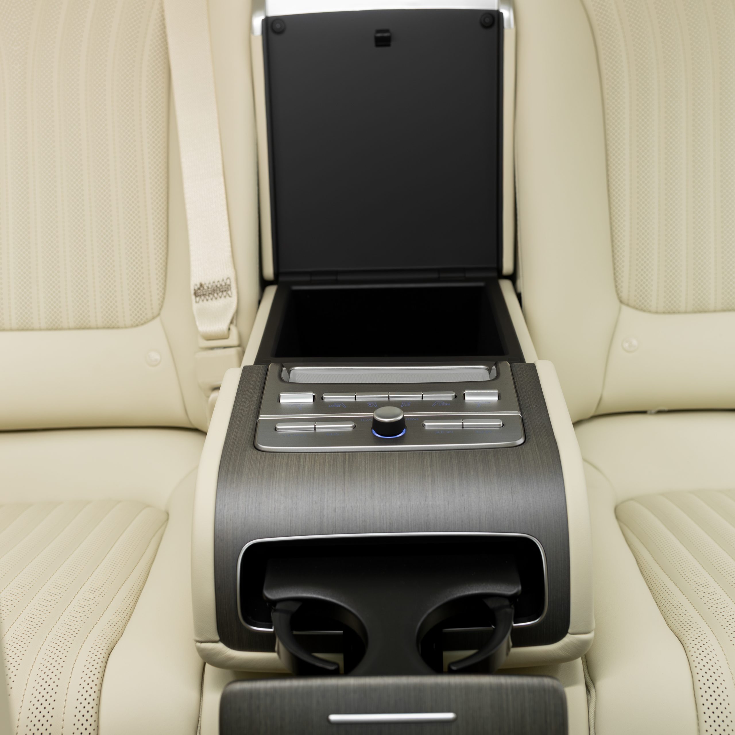 هيونداي ازيرا كاليجرافي 3500 سي سي