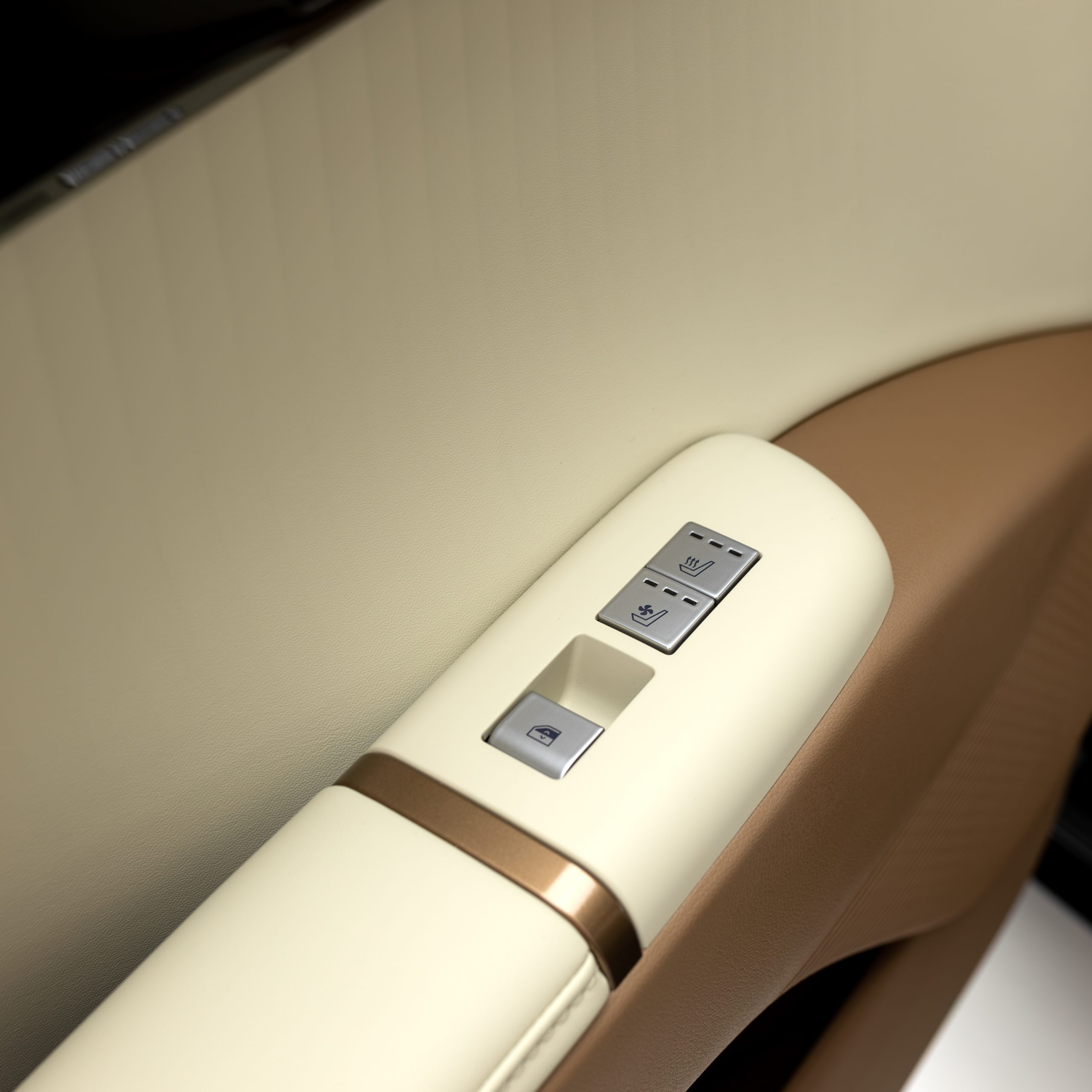 هيونداي ازيرا كاليجرافي 3500 سي سي